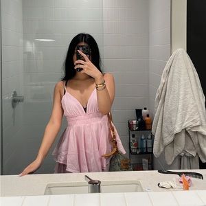 Adorable pink romper 💗